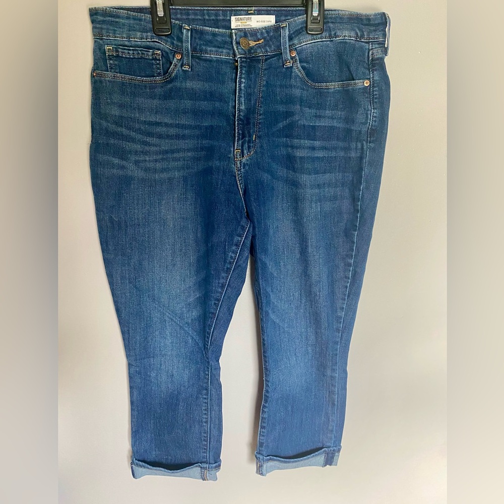 Signature by Levi Strauss Mid-rise Capri